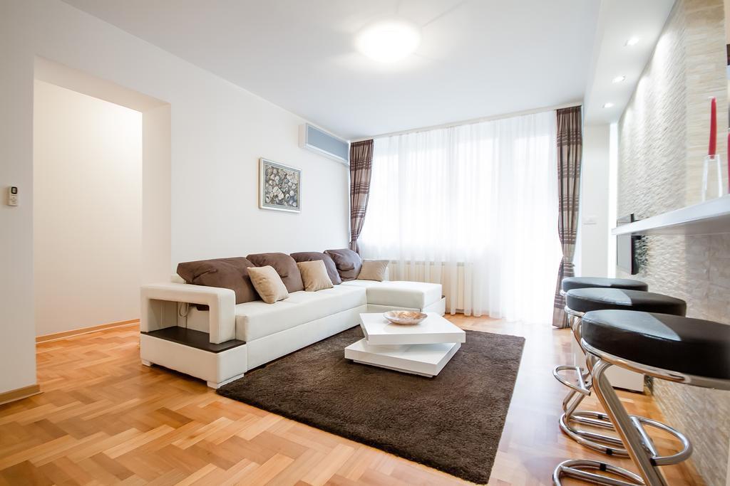Apartments King Milan, City Center Belgrad Oda fotoğraf