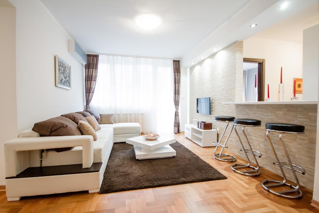 Apartments King Milan, City Center Belgrad Oda fotoğraf